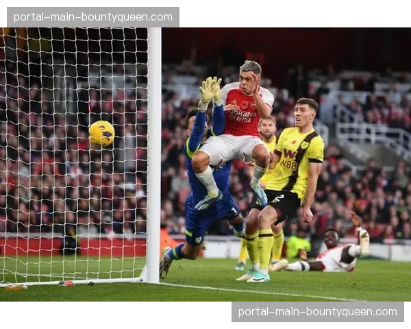 数据模型预测:阿森纳高位逼抢体系对阵伯恩利防线成功率高达78% 数据模型预测:阿森纳高位逼抢体系对阵伯恩利防线成功率高达78%