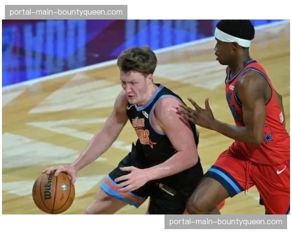 黄蜂掀翻7连胜尼克斯，克尼佩尔三分持续领跑或破尘封80年纪录