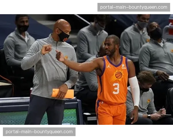 边路进攻空间创造：WNBA球队如何利用弱侧跑动牵制防守注意力